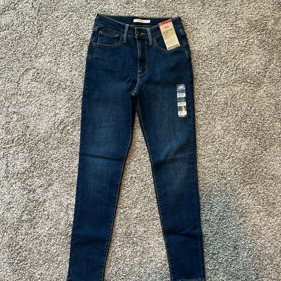 Levi’s High Rise Skinny - Picture 2 of 5